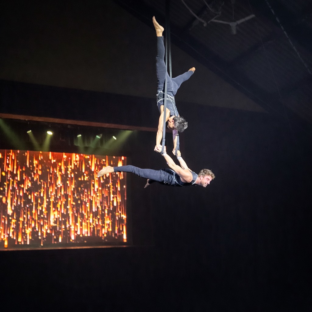 Aerial straps performance, Club Med Kabira